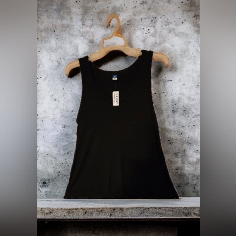 Old Navy Ladies Luxe Large Tank Top with tag.